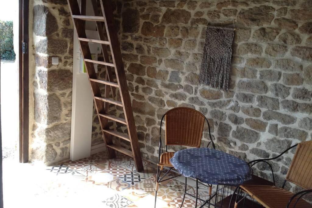 La Cahute, Gite Etape La Foret-Auvray 外观 照片